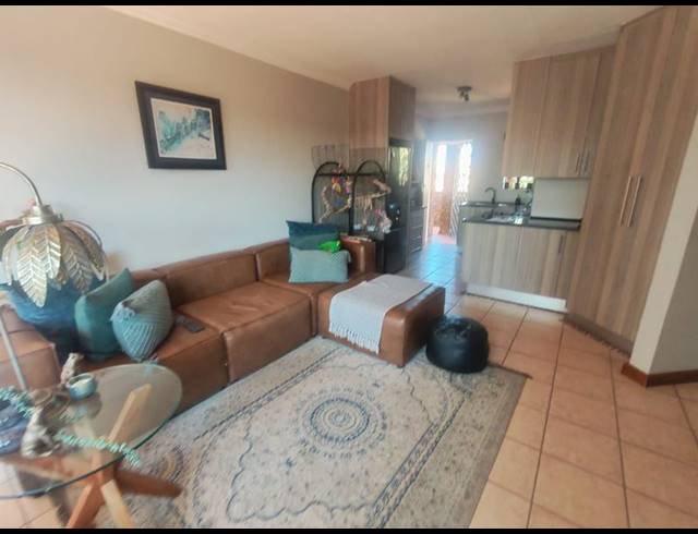2 BEDROOM APARTMENT FOR SALE IN HIGHVELD